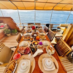 Pronti per un pranzo speciale immersi in un panorama fantastico